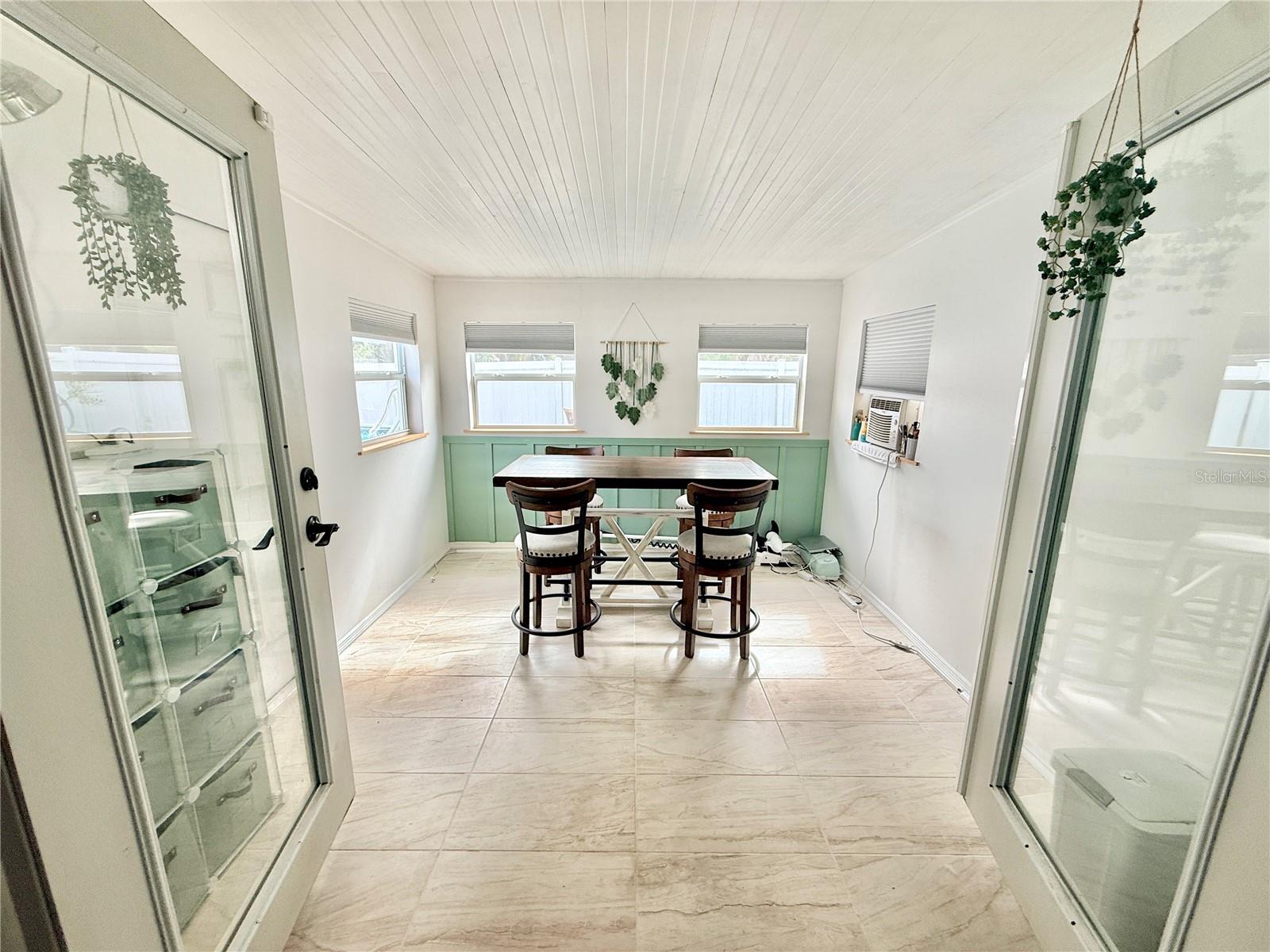 Image 29 of 54 For 1046 Samms Avenue