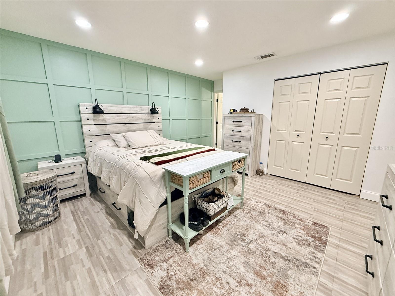 Image 35 of 54 For 1046 Samms Avenue