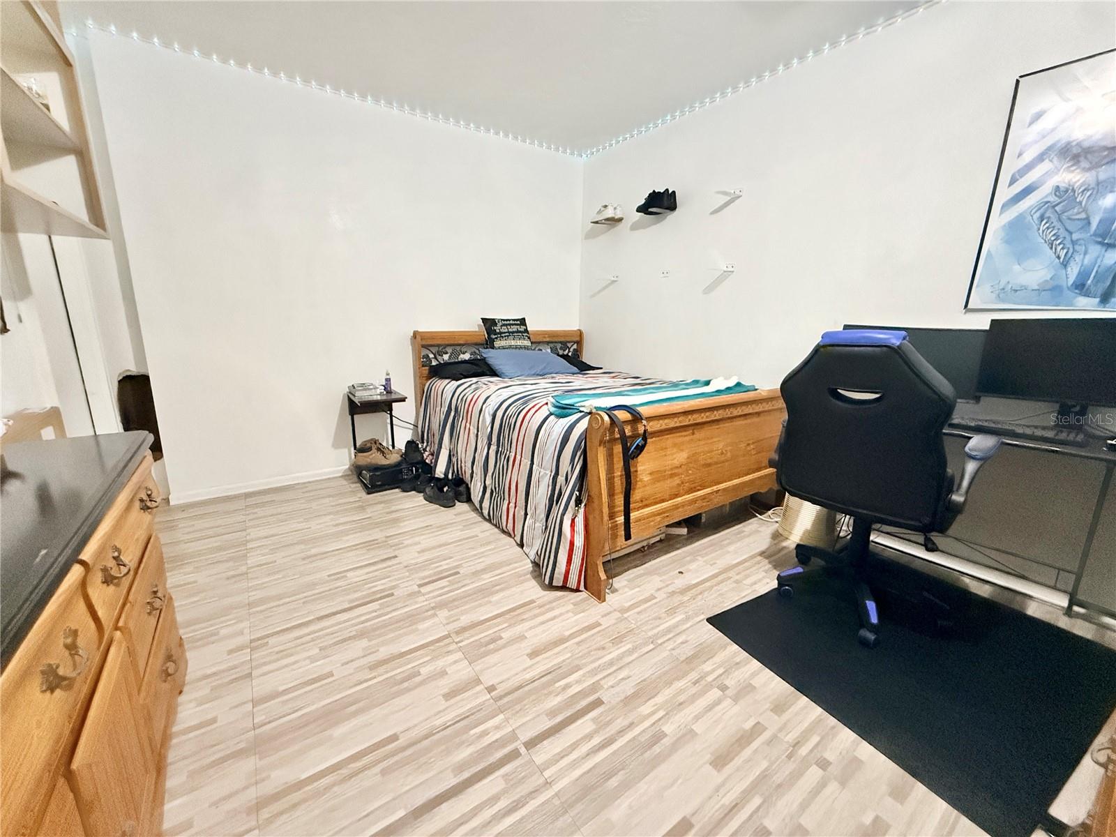 Image 49 of 54 For 1046 Samms Avenue