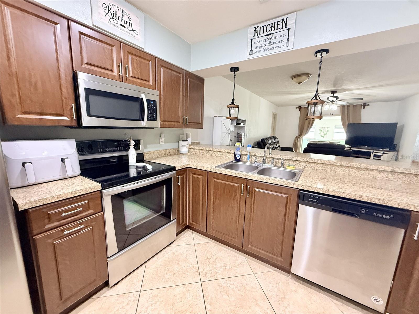 Image 6 of 54 For 1046 Samms Avenue