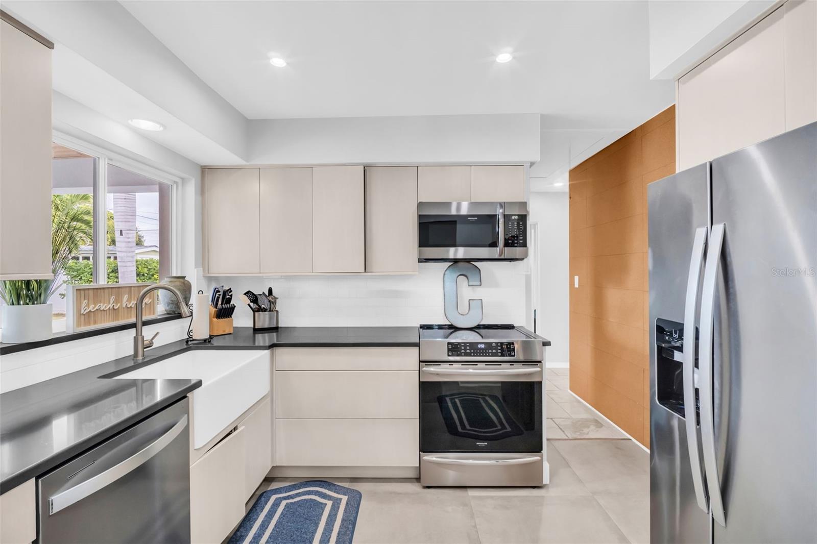 Image 24 of 79 For 2220 Vina Del Mar Boulevard