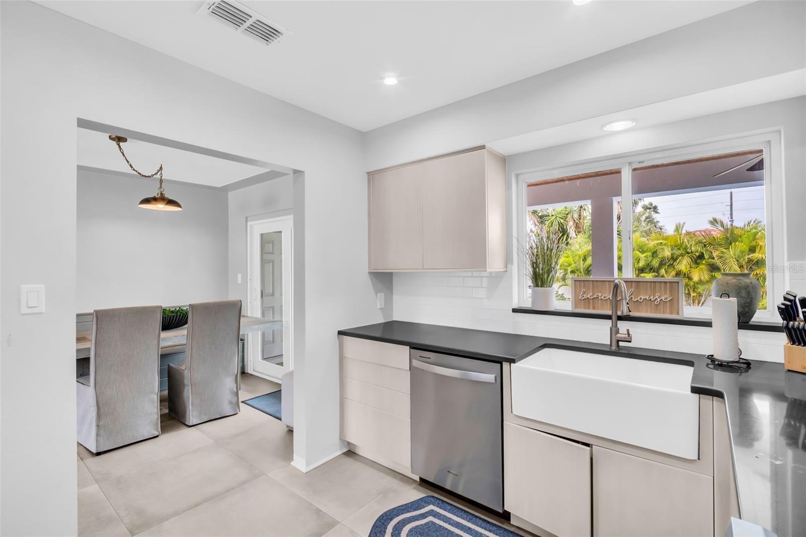 Image 26 of 79 For 2220 Vina Del Mar Boulevard