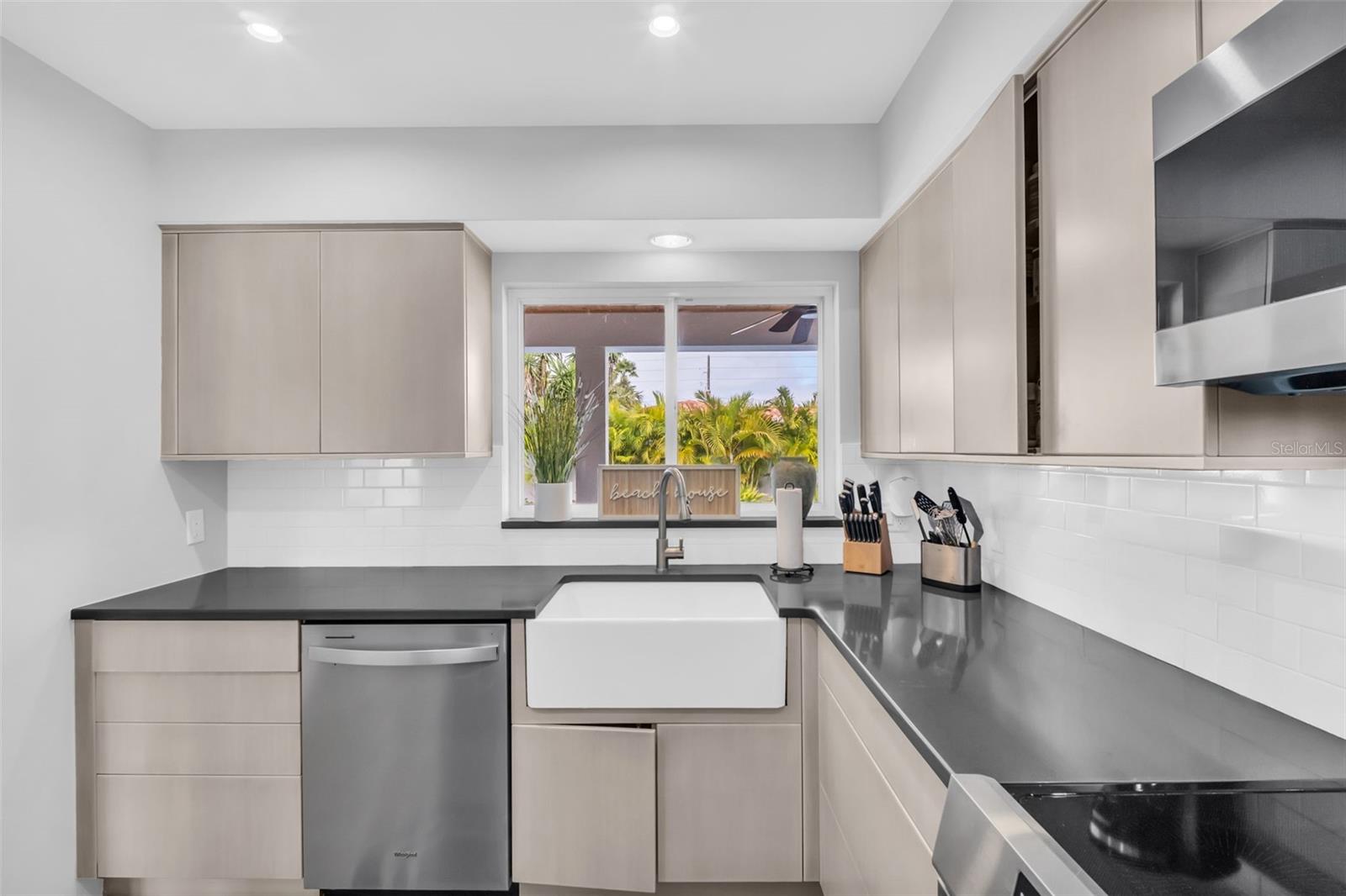 Image 27 of 79 For 2220 Vina Del Mar Boulevard