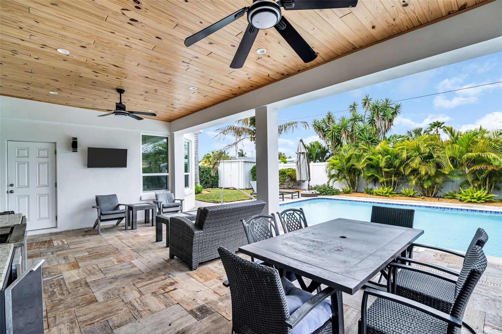 Image 4 of 79 For 2220 Vina Del Mar Boulevard