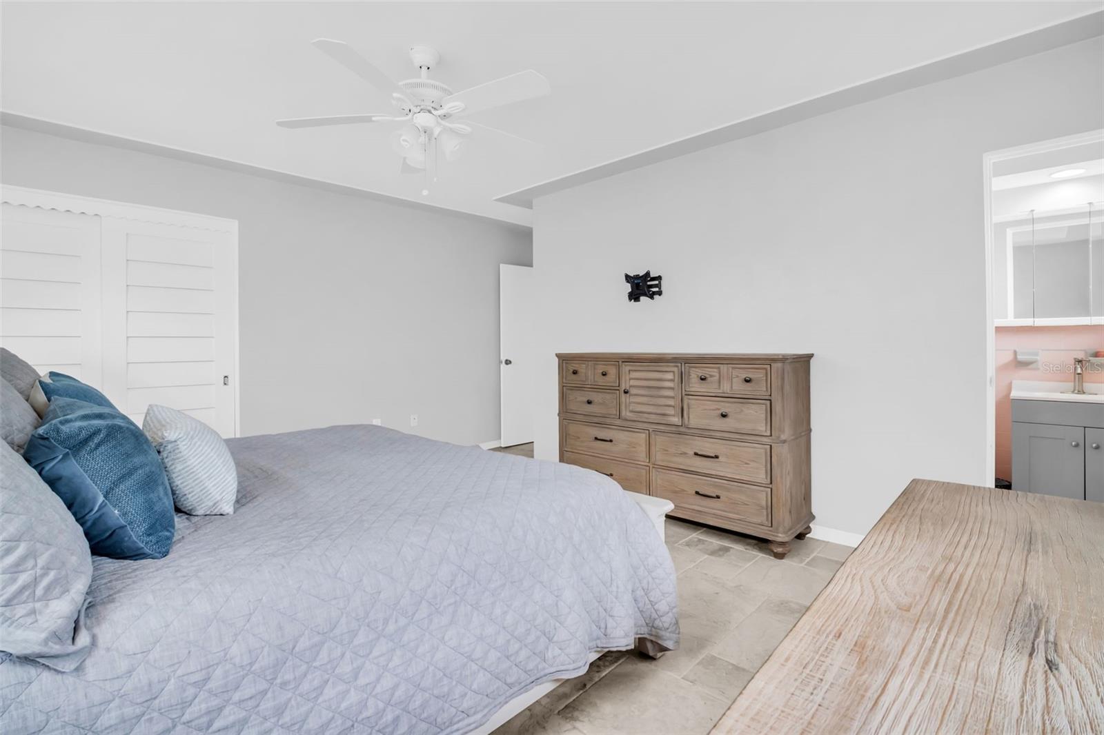 Image 40 of 79 For 2220 Vina Del Mar Boulevard