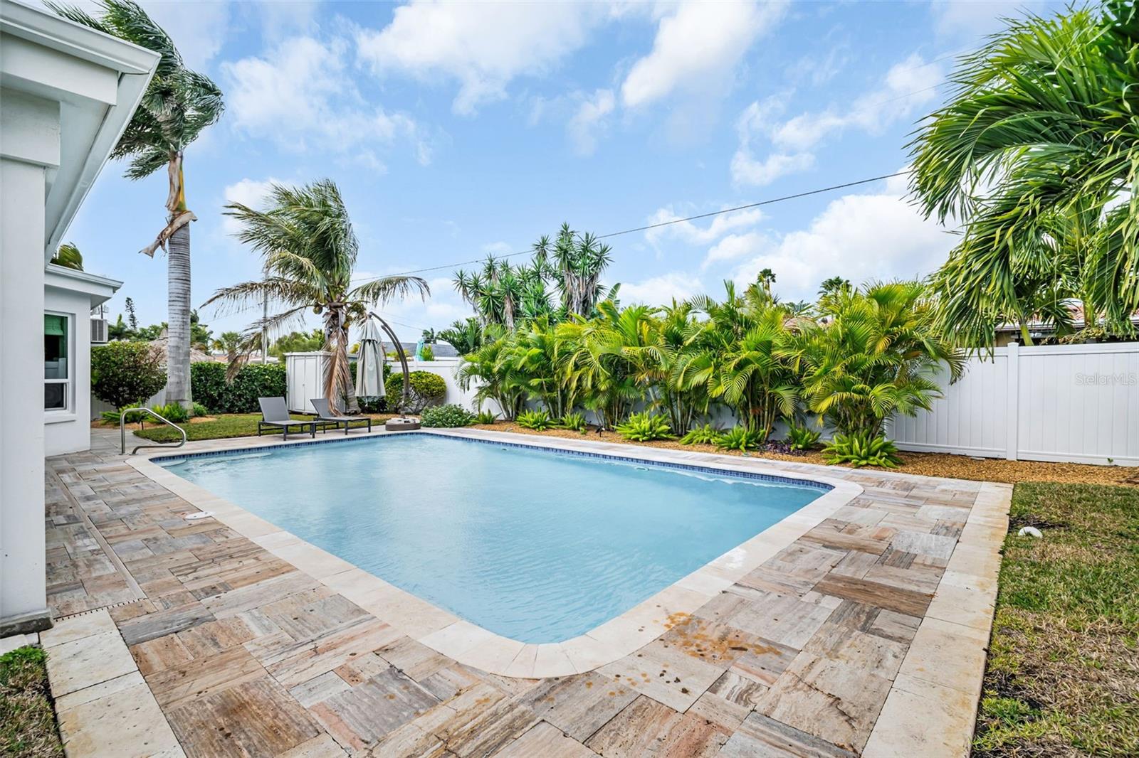 Image 5 of 79 For 2220 Vina Del Mar Boulevard