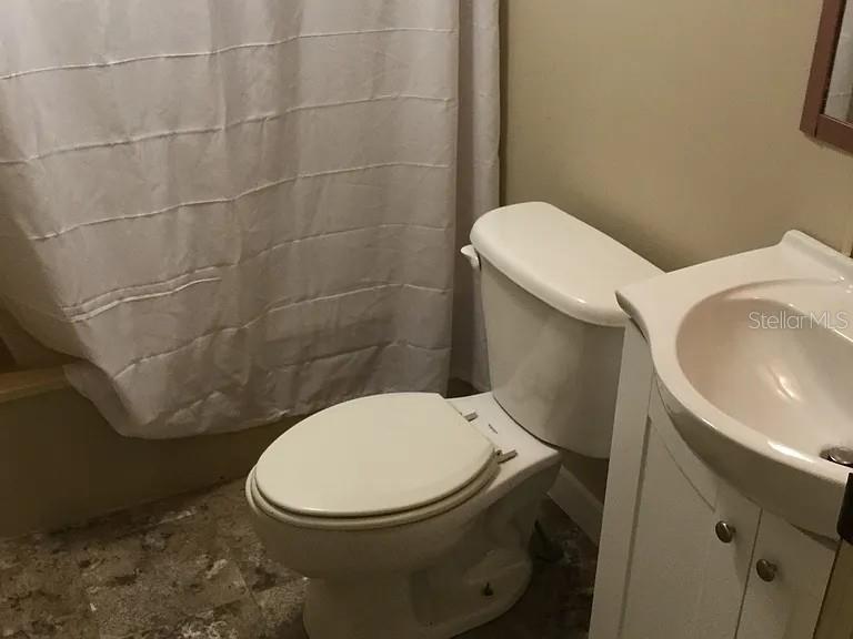 Image 4 of 7 For 8102 Adel Lane