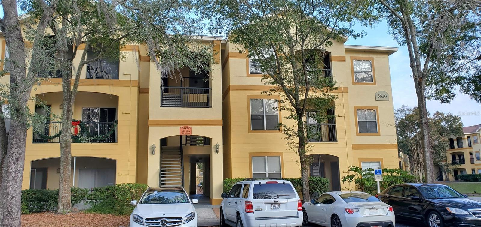 Listing Details for 5620 Pinnacle Heights Circle 304, TAMPA, FL 33624