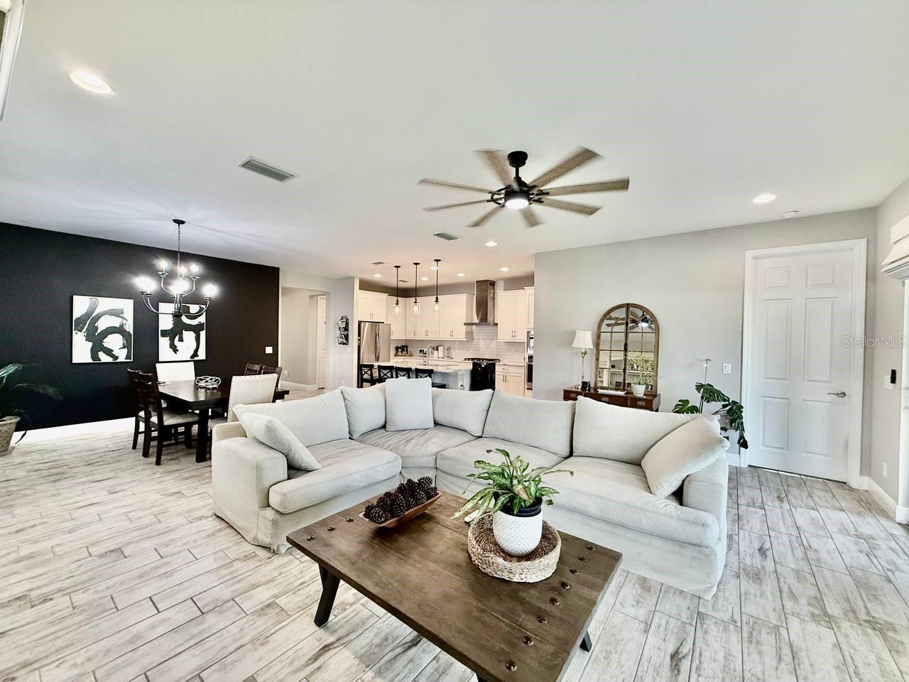 Image 19 of 42 For 4035 Maurice Avenue