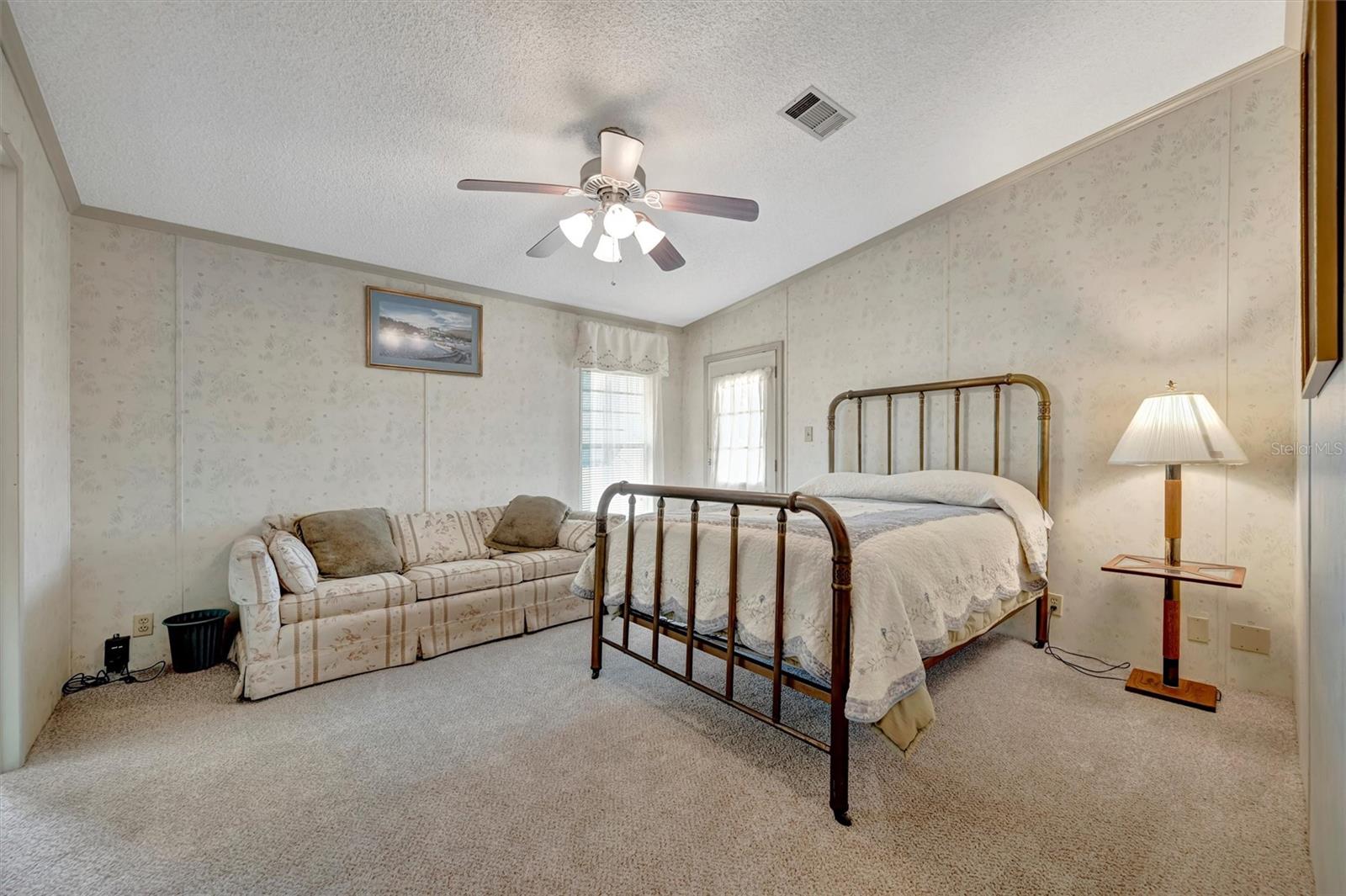 Image 16 of 45 For 106 Saint George Circle