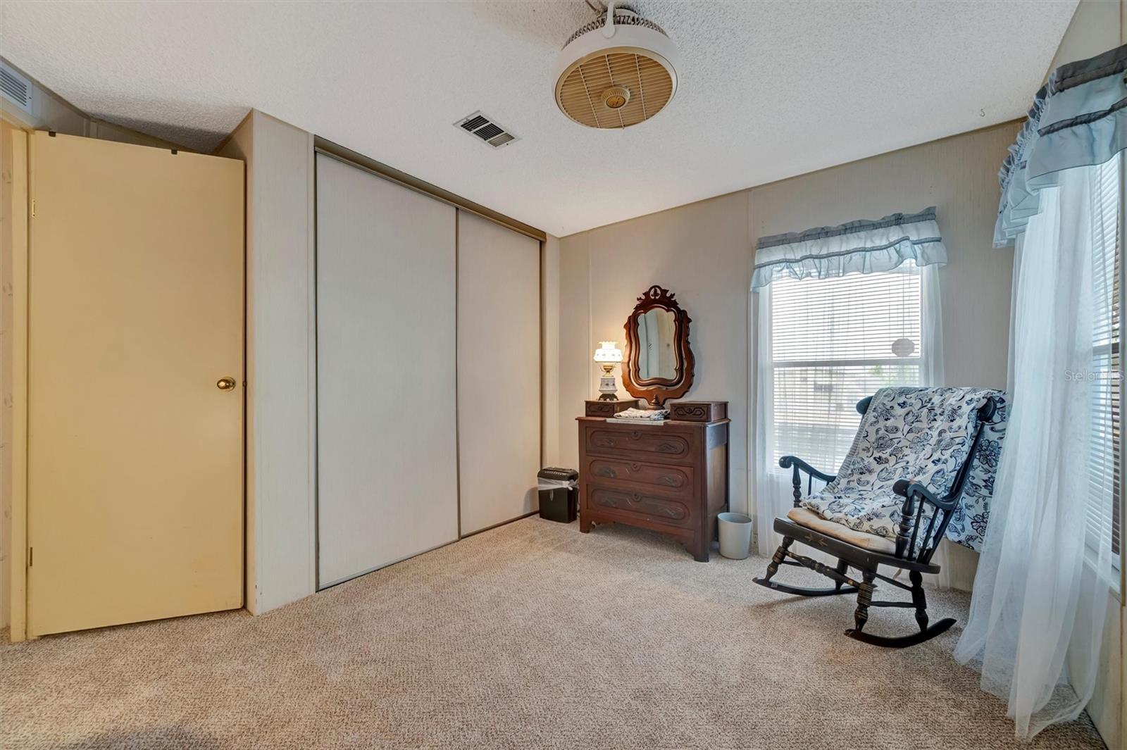 Image 19 of 45 For 106 Saint George Circle