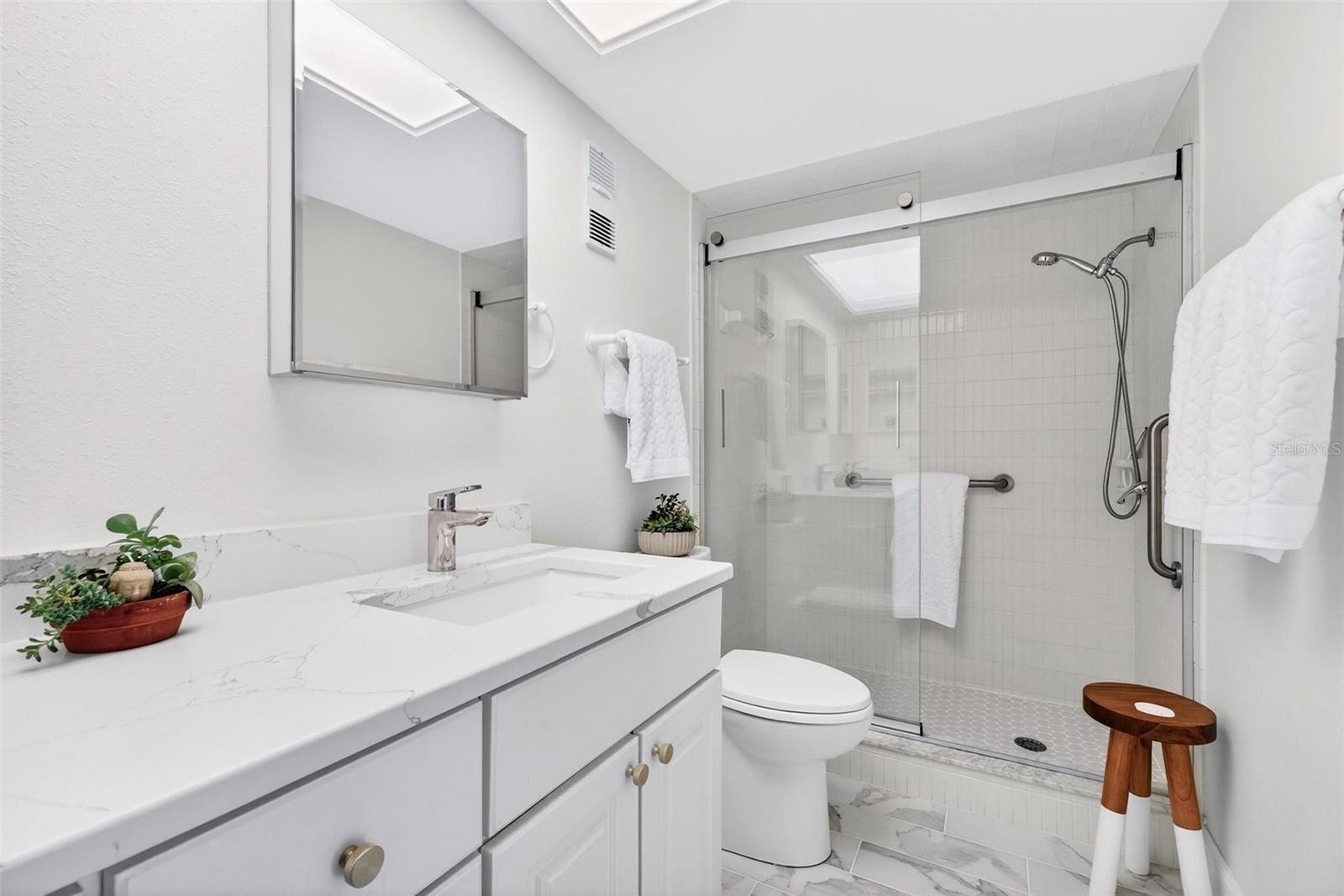 Image 11 of 28 For 4900 Brittany Drive S 112