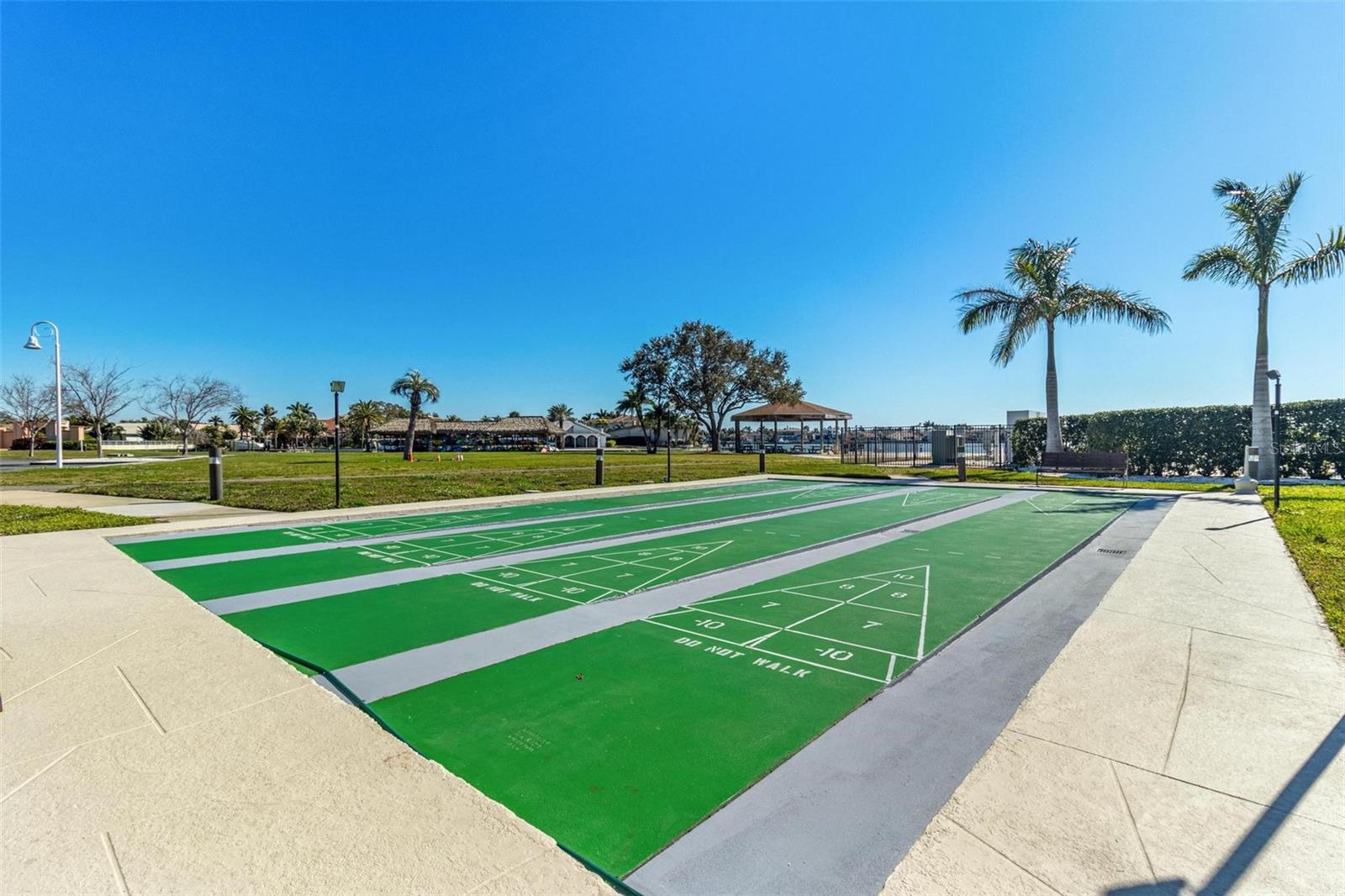 Image 24 of 28 For 4900 Brittany Drive S 112