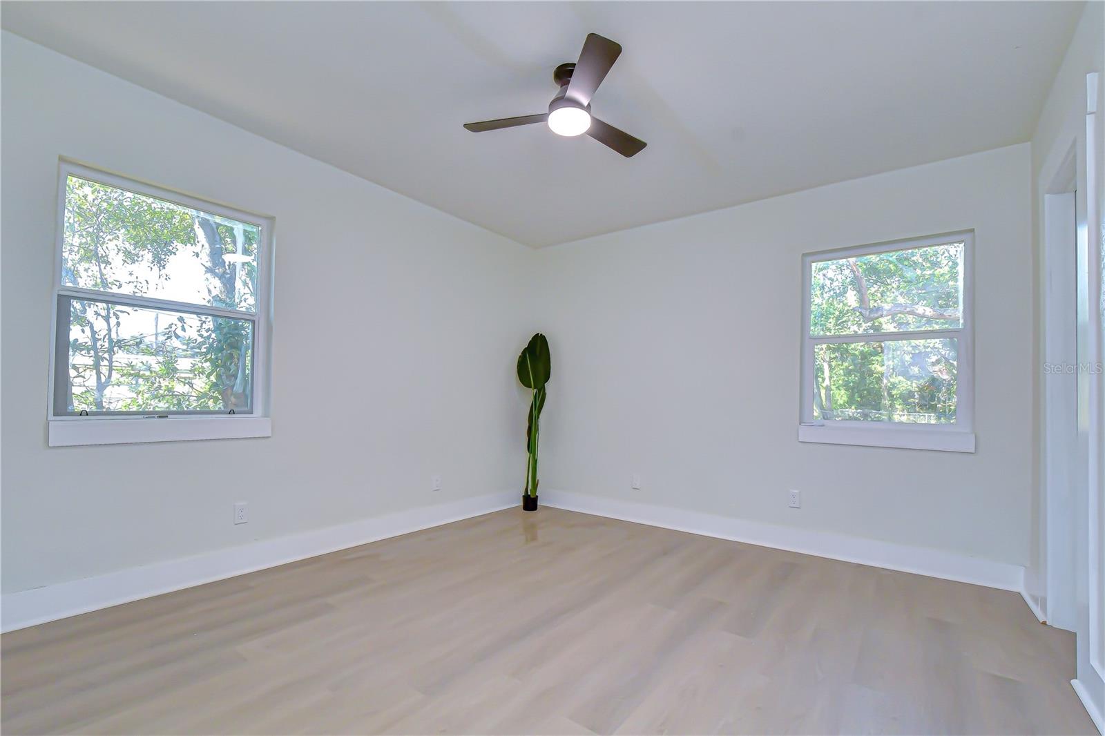 Image 10 of 22 For 1621 25th Avenue S