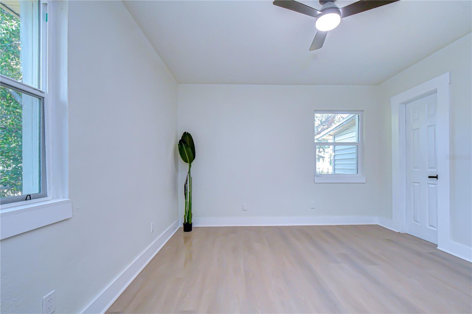 Image 11 of 22 For 1621 25th Avenue S