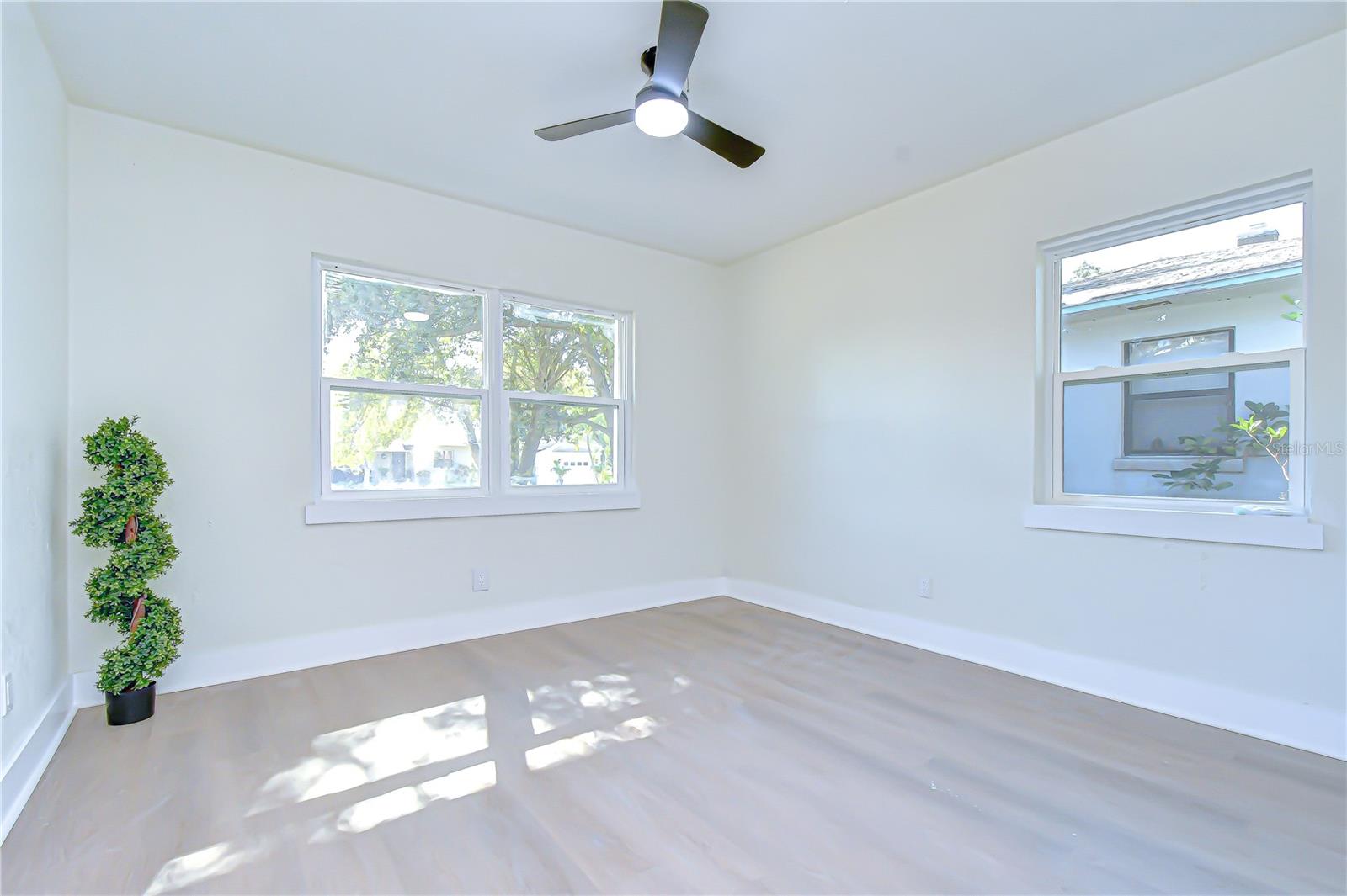 Image 16 of 22 For 1621 25th Avenue S