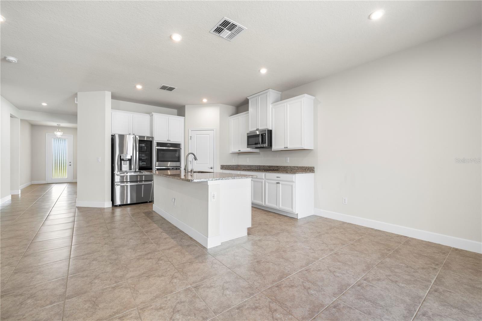 Listing photo id 20 for 7915 Greenway Avenue