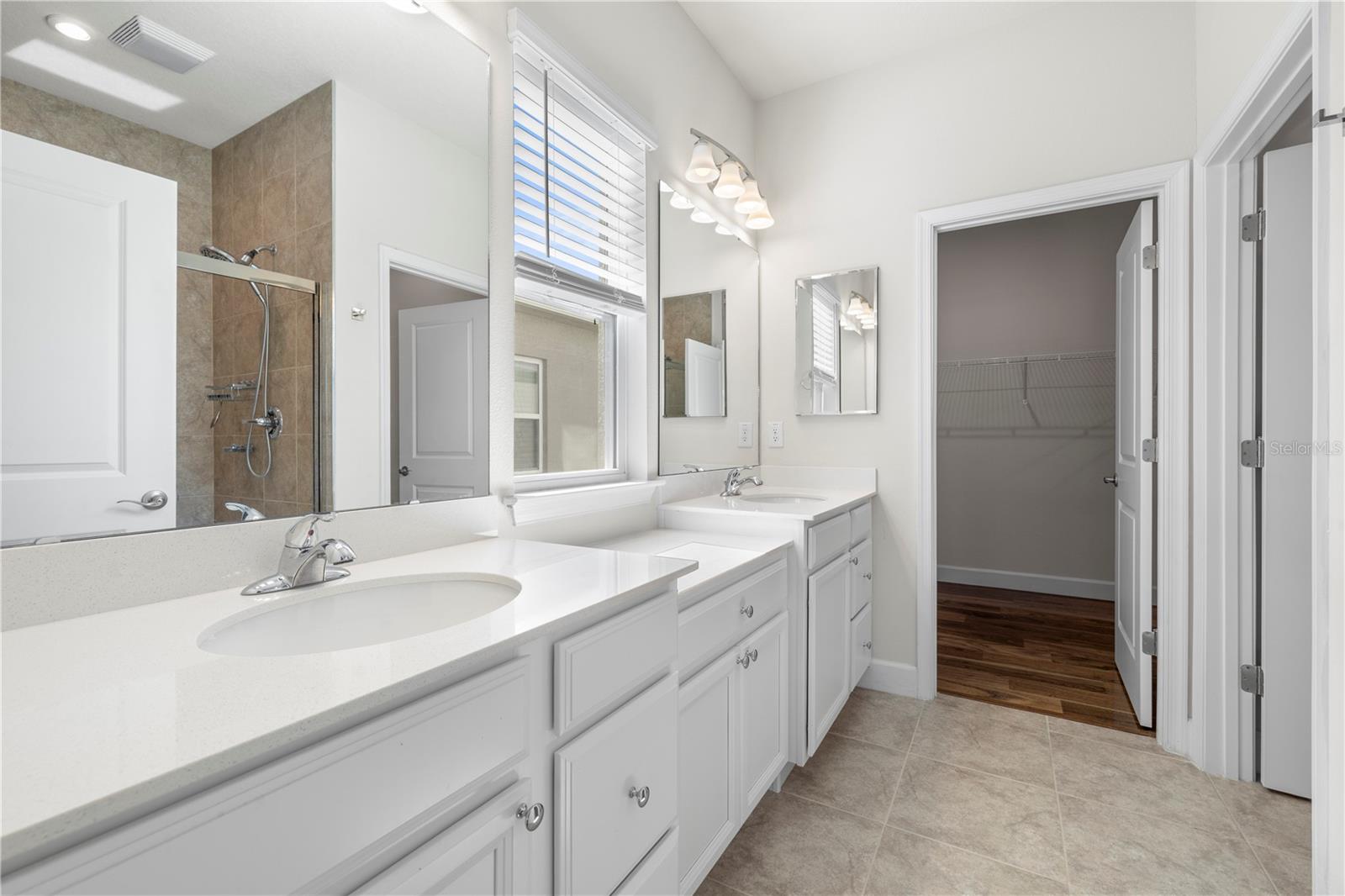 Listing photo id 28 for 7915 Greenway Avenue