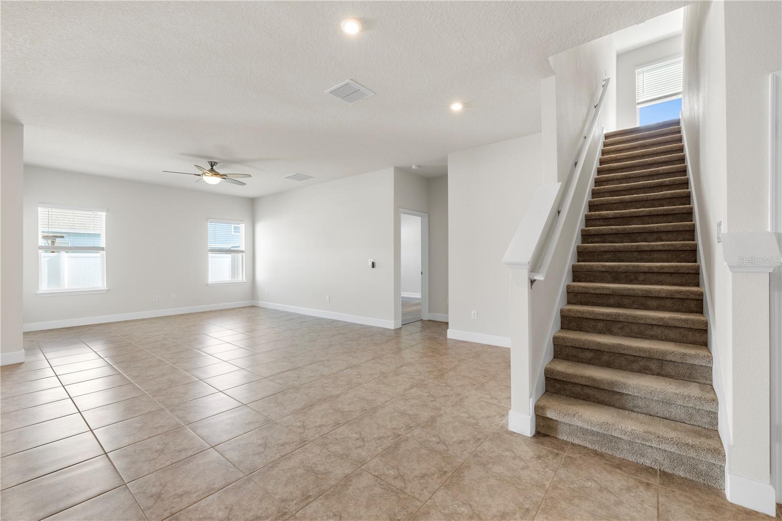 Listing photo id 36 for 7915 Greenway Avenue