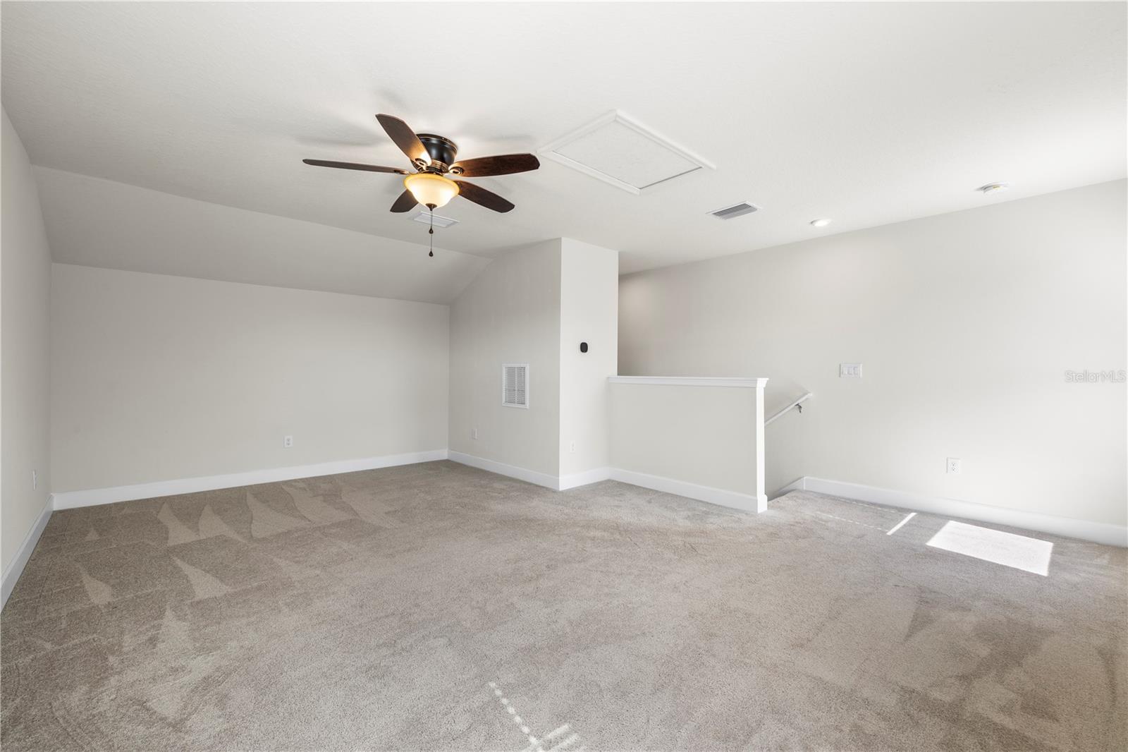 Listing photo id 38 for 7915 Greenway Avenue