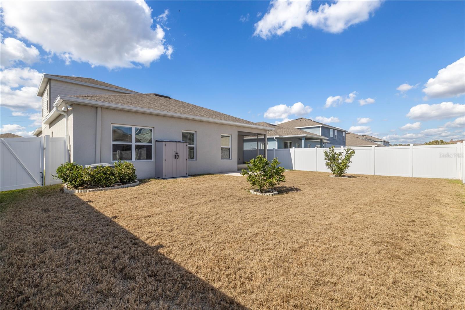 Listing photo id 45 for 7915 Greenway Avenue