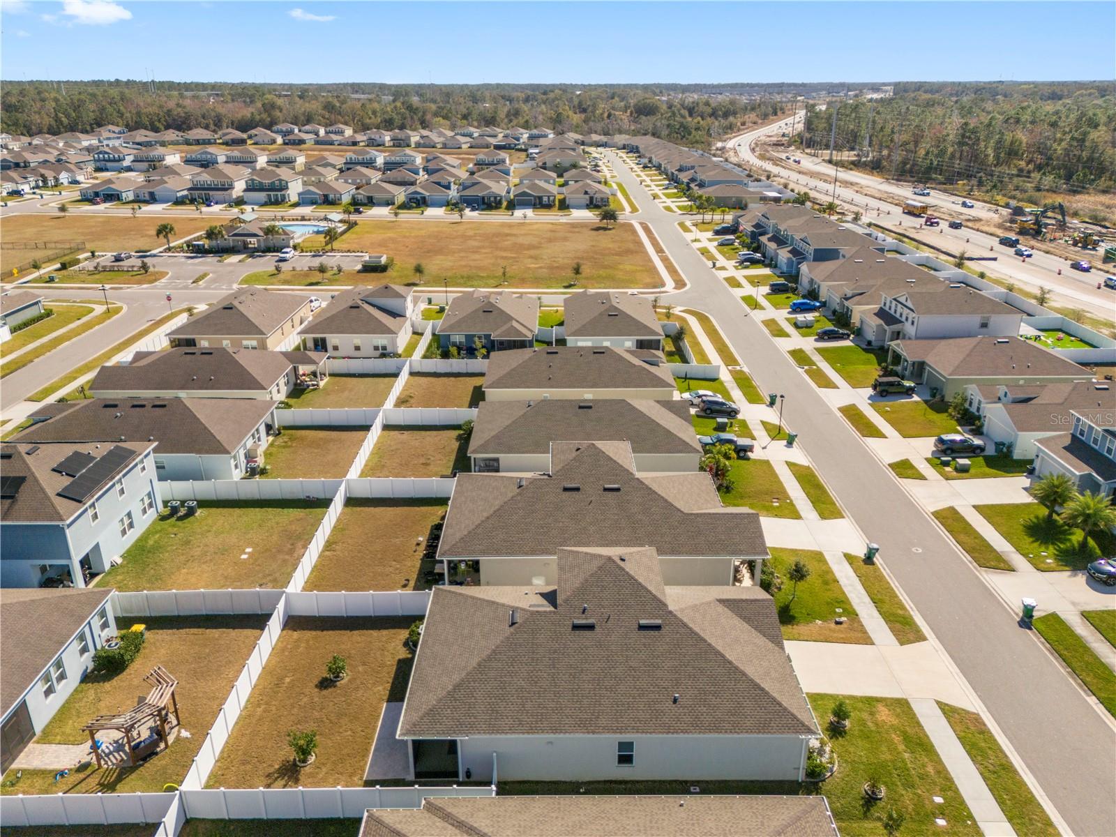 Listing photo id 54 for 7915 Greenway Avenue