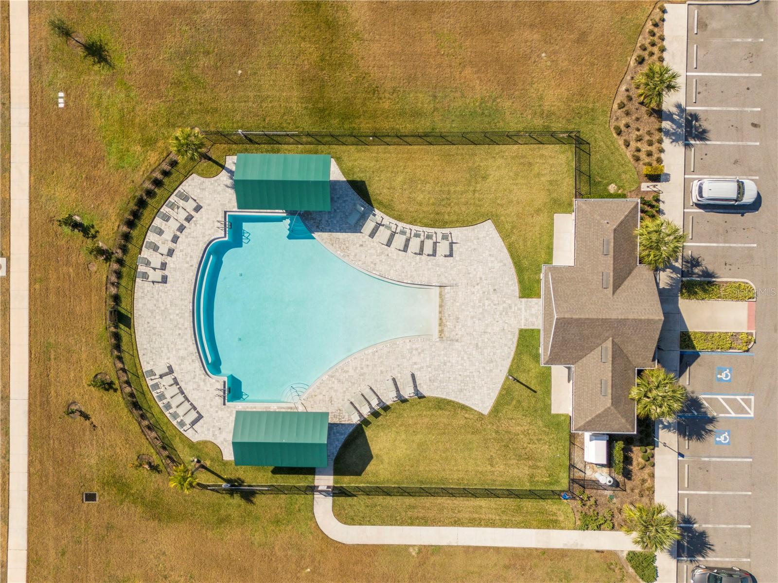 Listing photo id 60 for 7915 Greenway Avenue