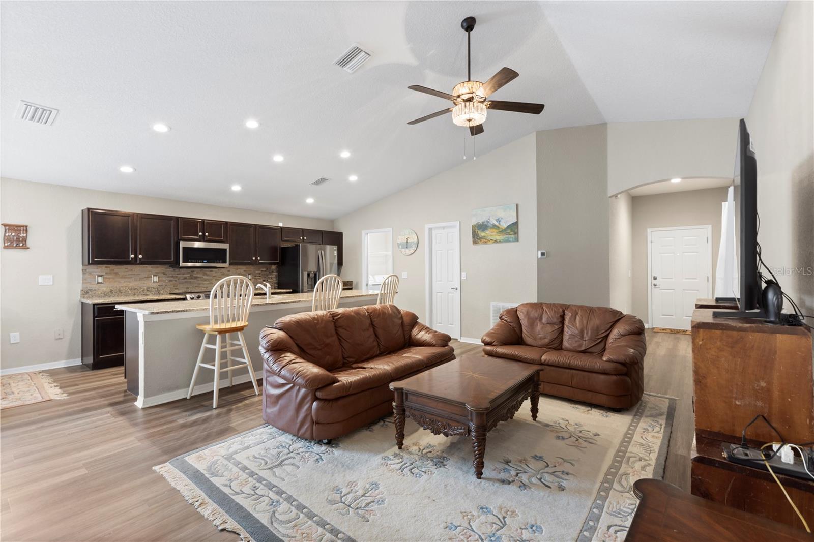 Image 11 of 55 For 719 Vineyard Reserve Court