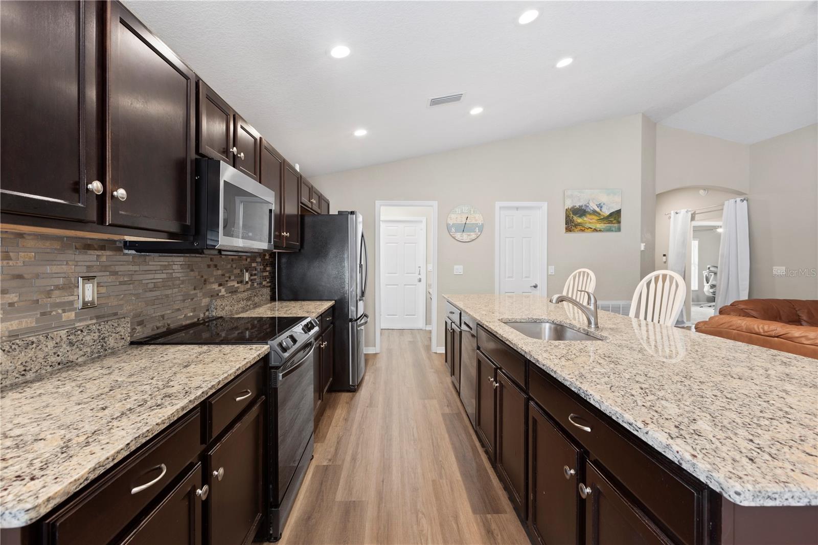 Image 16 of 55 For 719 Vineyard Reserve Court