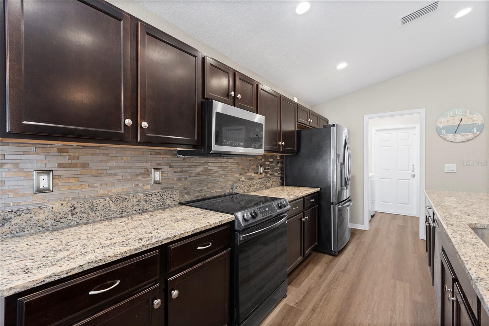 Image 18 of 55 For 719 Vineyard Reserve Court