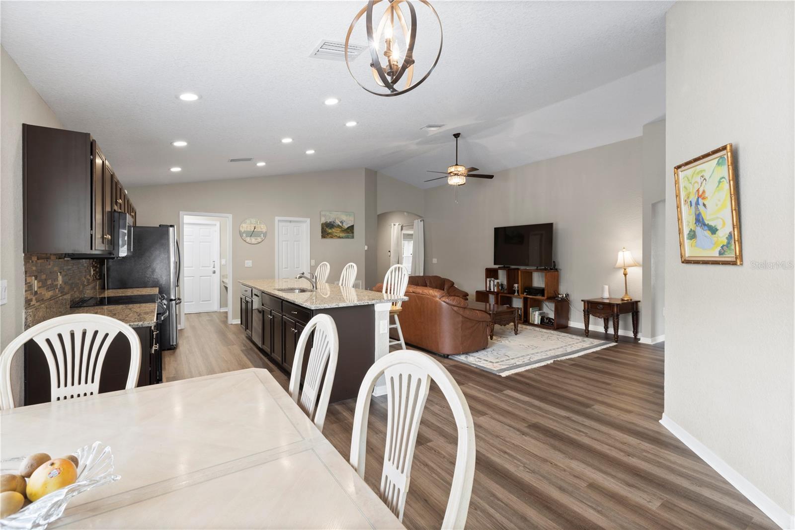 Image 21 of 55 For 719 Vineyard Reserve Court