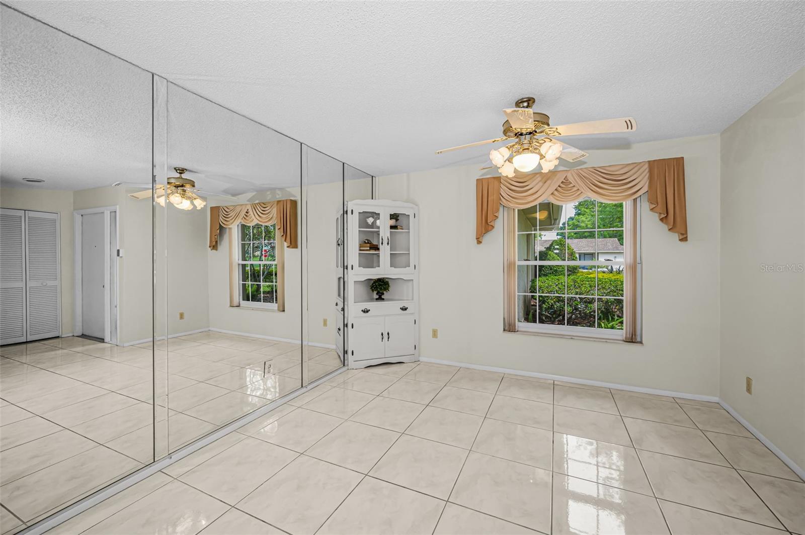 Image 10 of 72 For 1700 Macdonnell Drive