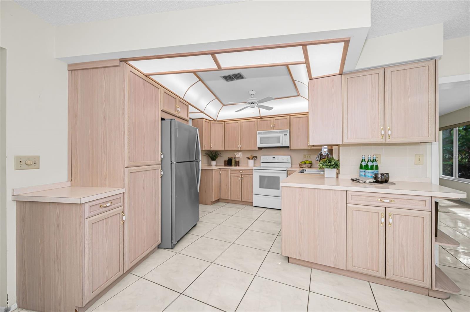 Image 15 of 72 For 1700 Macdonnell Drive