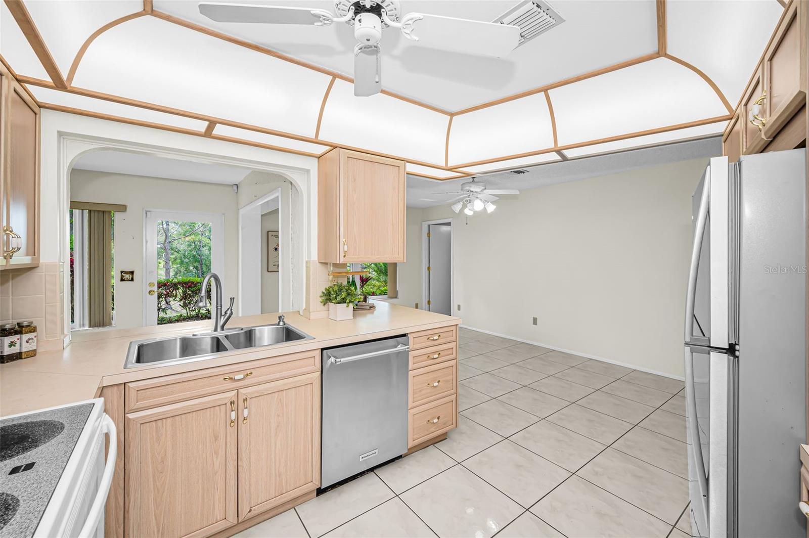 Image 18 of 72 For 1700 Macdonnell Drive