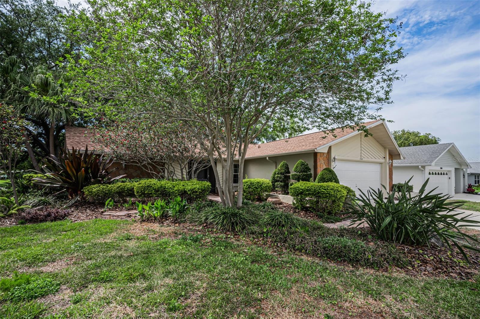 Image 2 of 72 For 1700 Macdonnell Drive