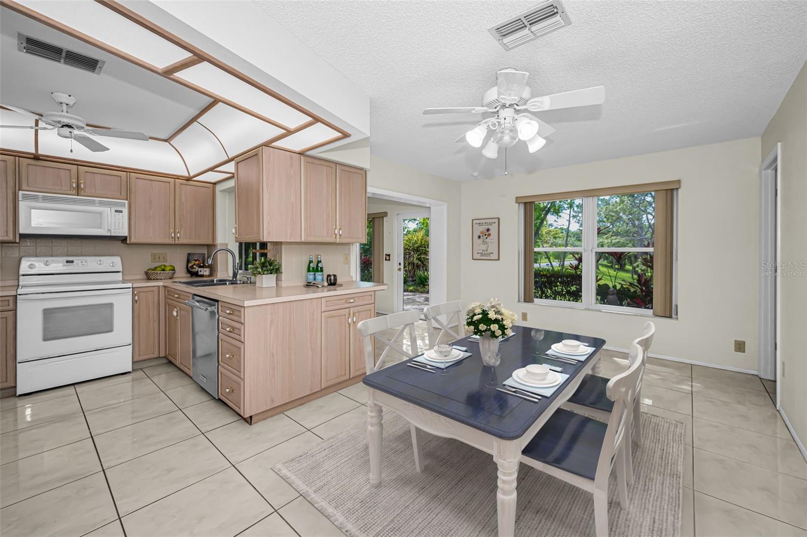 Image 22 of 72 For 1700 Macdonnell Drive