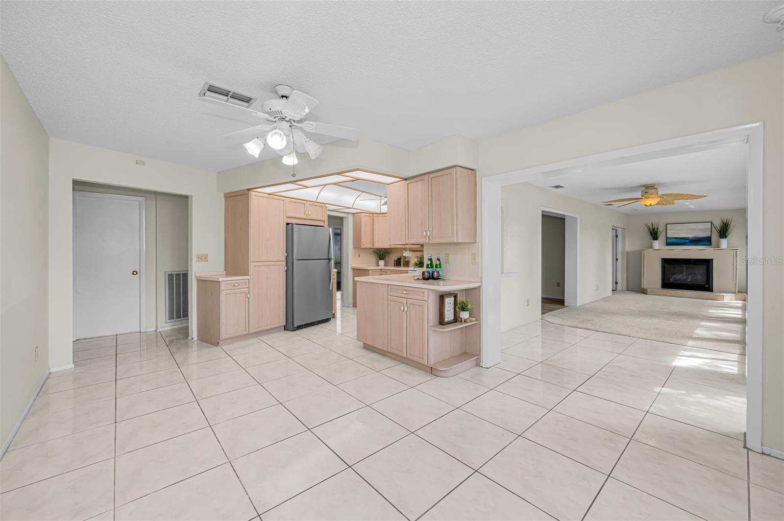 Image 24 of 72 For 1700 Macdonnell Drive