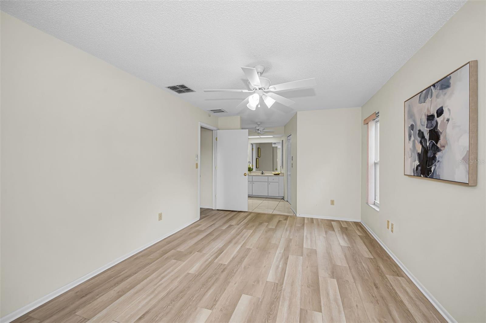 Image 37 of 72 For 1700 Macdonnell Drive