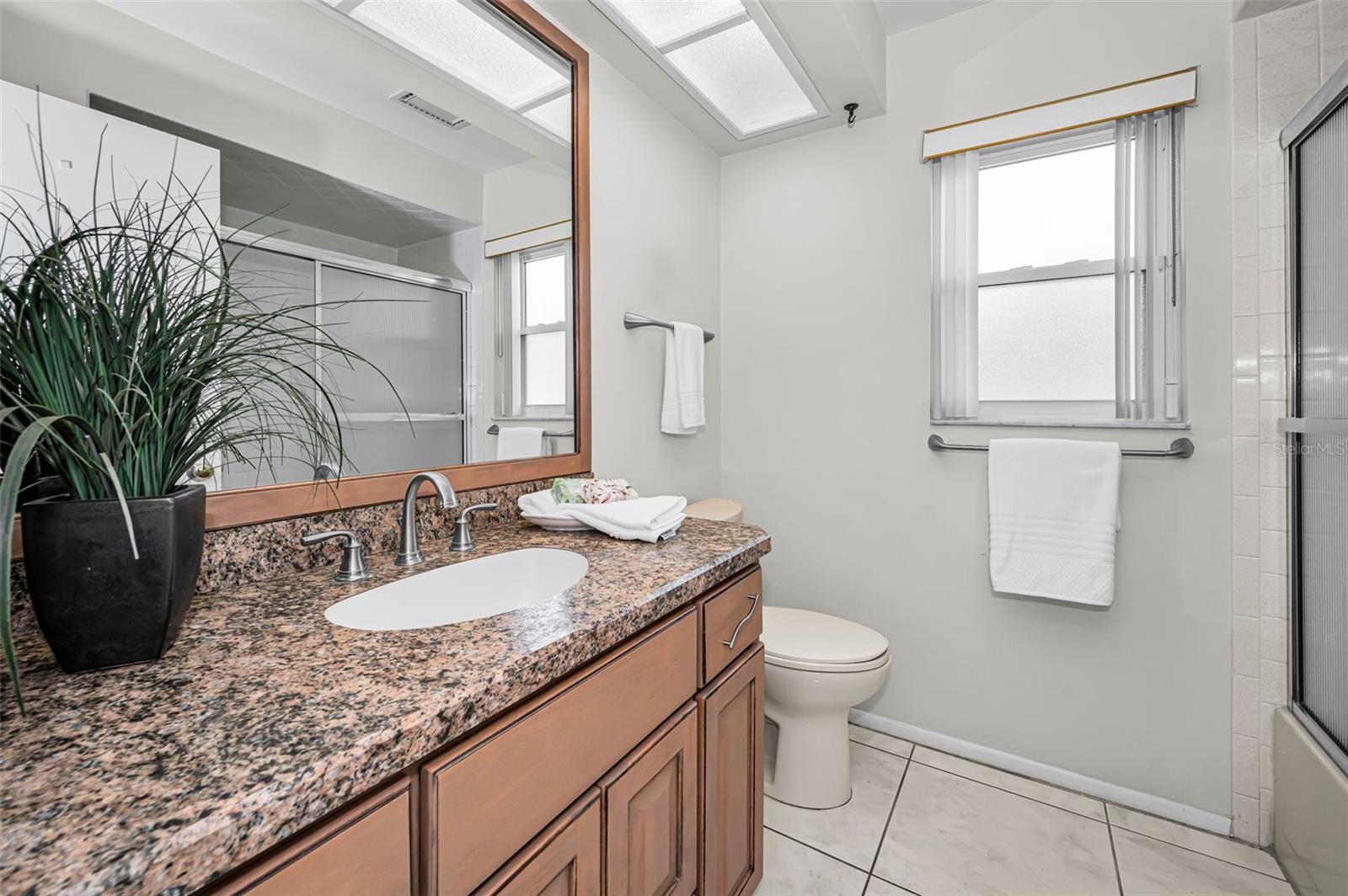 Image 43 of 72 For 1700 Macdonnell Drive