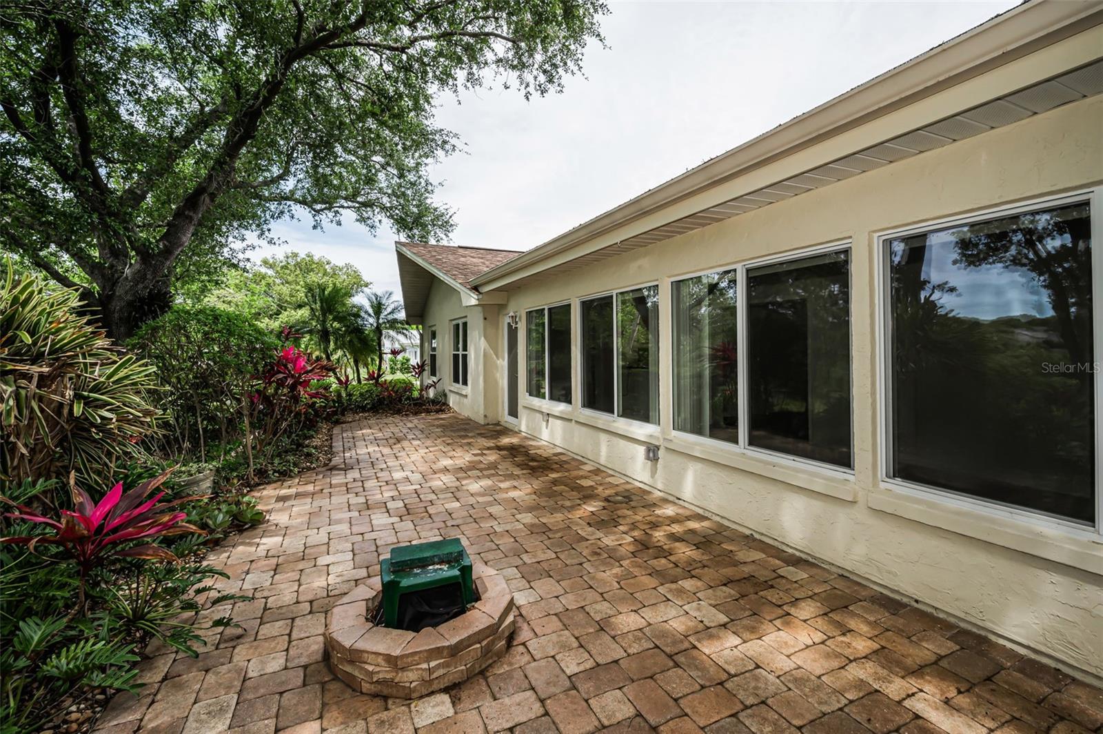 Image 50 of 72 For 1700 Macdonnell Drive