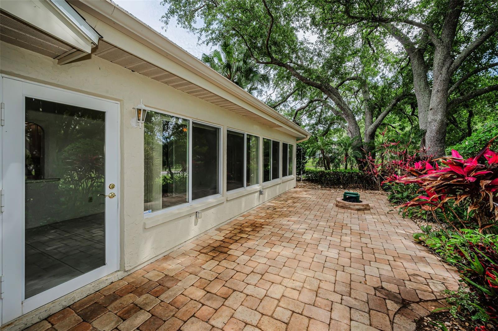 Image 51 of 72 For 1700 Macdonnell Drive