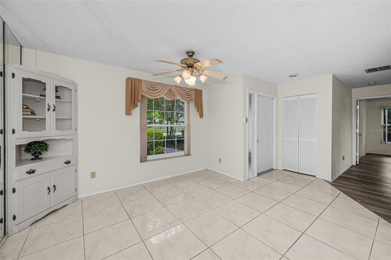 Image 8 of 72 For 1700 Macdonnell Drive