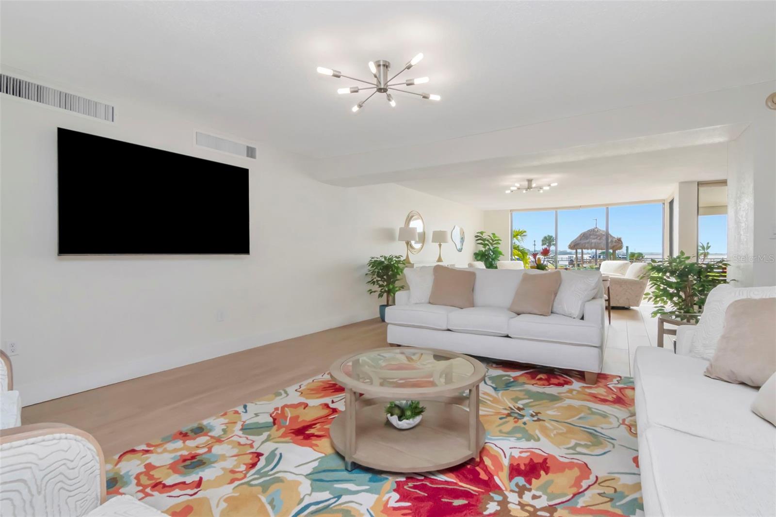 Image 12 of 40 For 634 Edgewater Drive 848