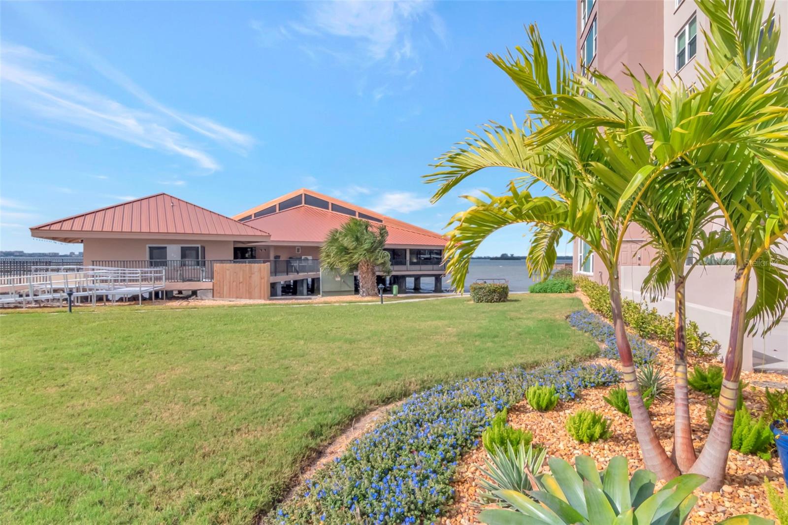 Image 15 of 40 For 634 Edgewater Drive 848