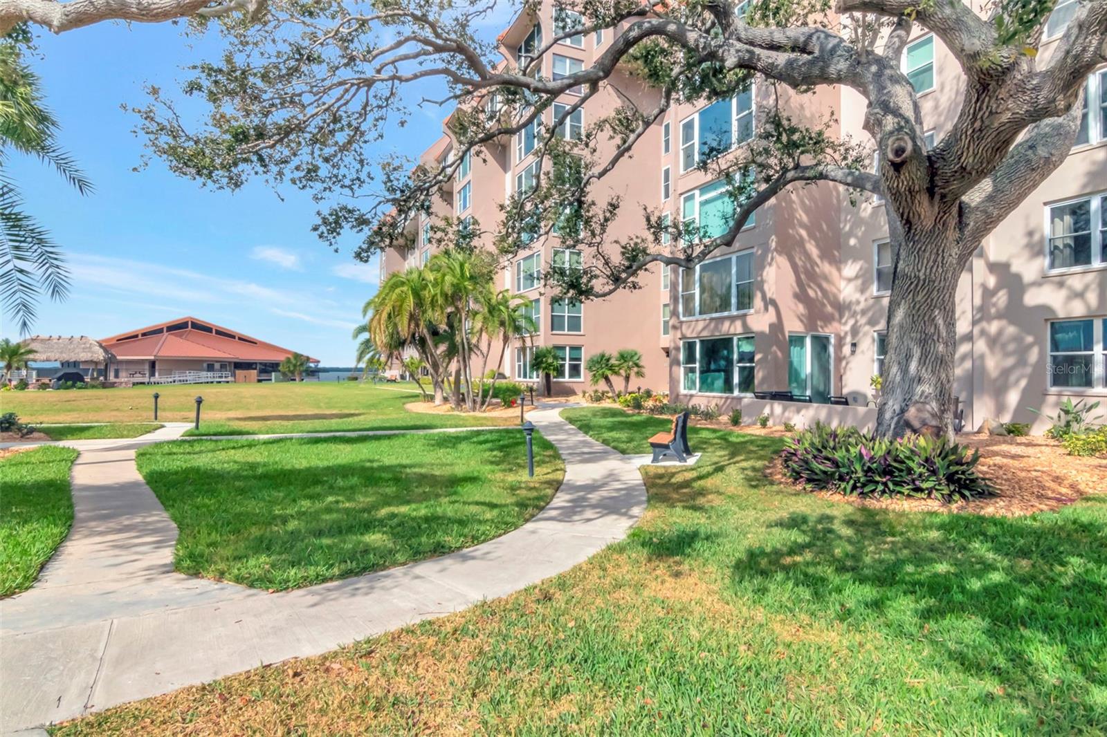 Image 16 of 40 For 634 Edgewater Drive 848