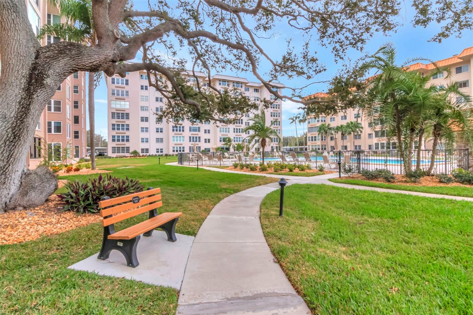 Image 19 of 40 For 634 Edgewater Drive 848