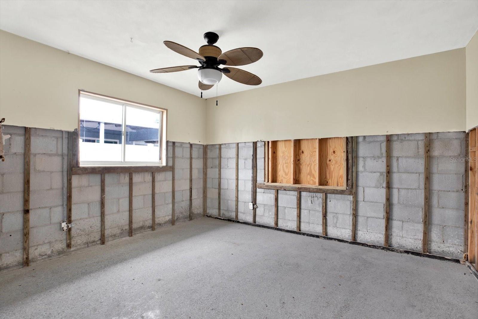 Image 10 of 20 For 16218 1st Street E