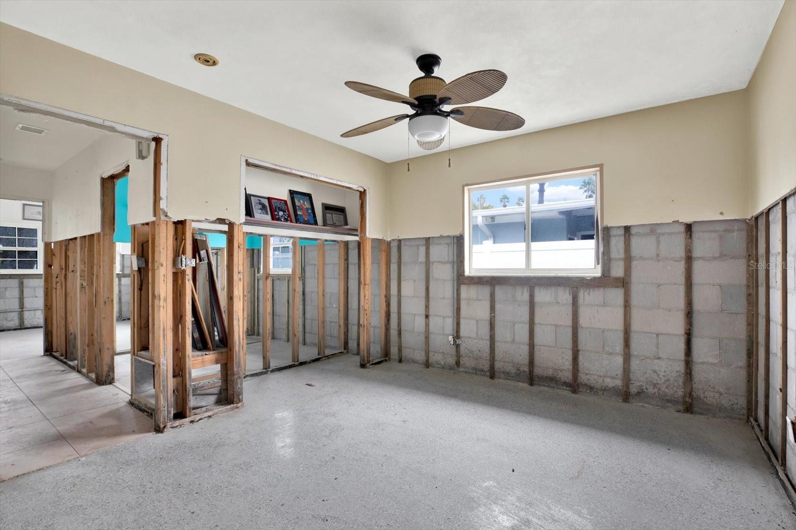 Image 11 of 20 For 16218 1st Street E