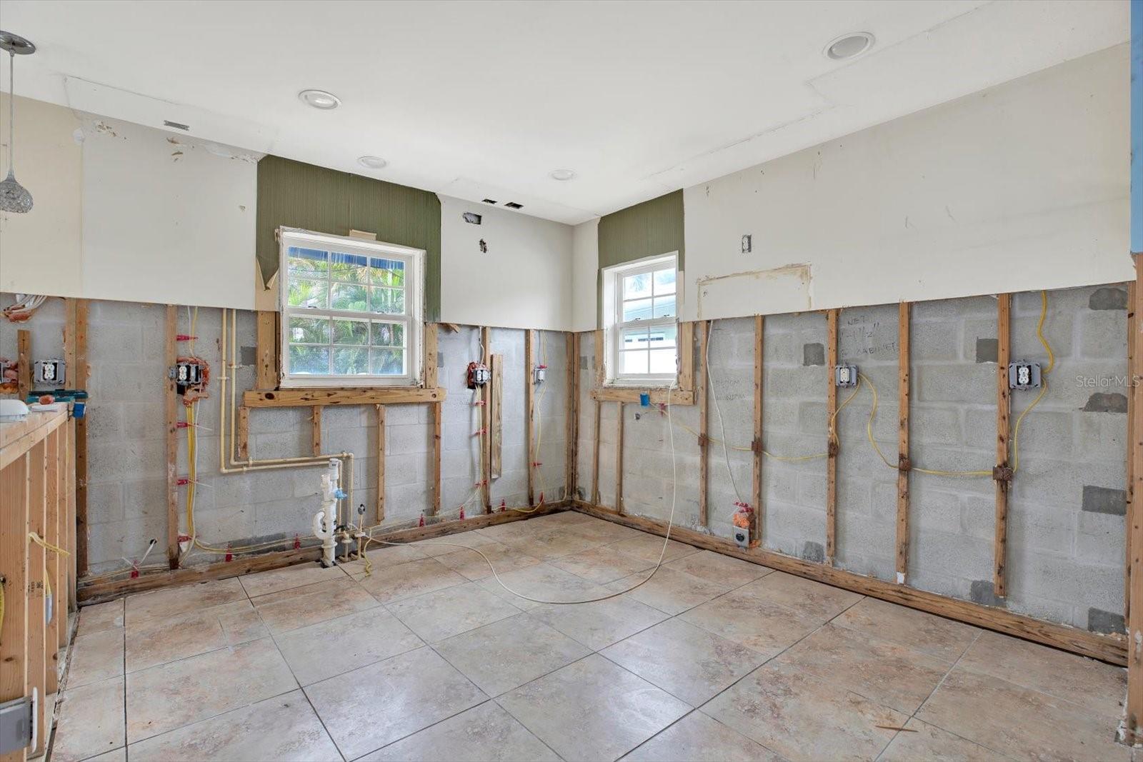 Image 6 of 20 For 16218 1st Street E