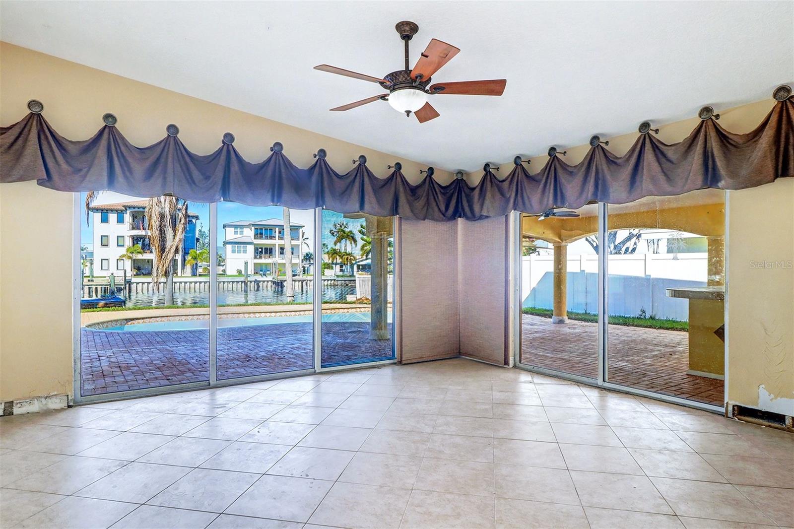 Image 14 of 33 For 15918 Redington Drive